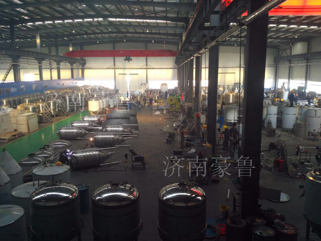 厂房内满满当当的精酿九游在线官方官网