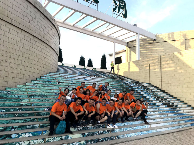 豪鲁九游在线官方官网大合影