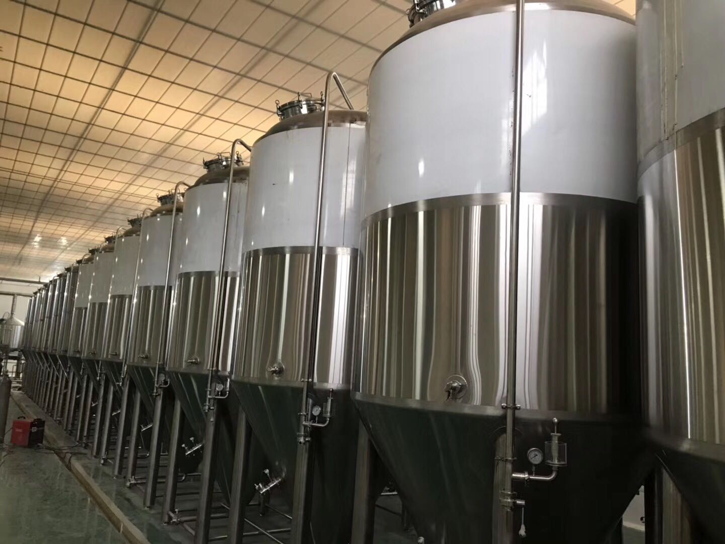 大型九游在线官方官网发酵罐